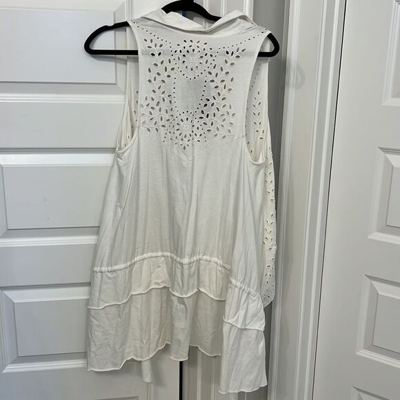 NEW with tags Anthropologie Eyelet Buttondown Blouse size medium/Large - Picture 5 of 5